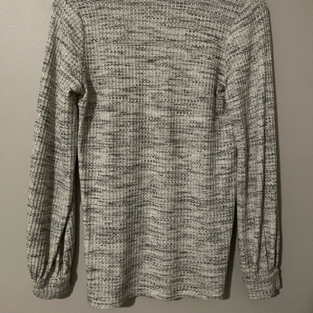 Express Sweater - Picture 2 of 3